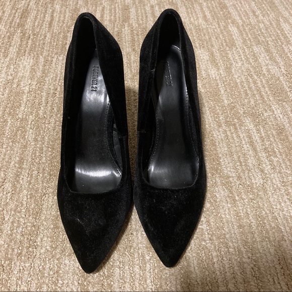 Black high heel (will take offers) - Picture 2 of 3